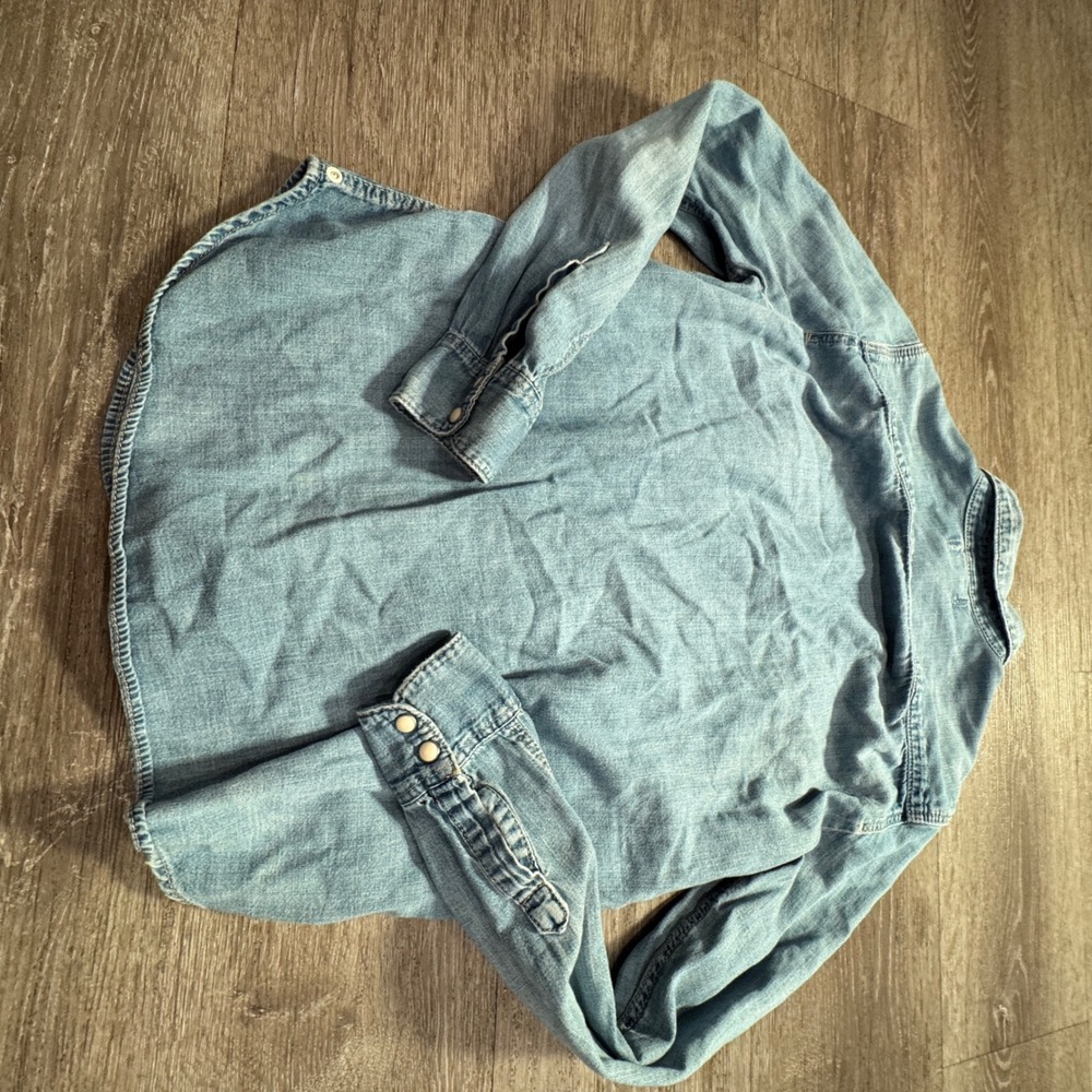 H&M LOGG Denim Shirt Womens 12 Blue Light Wash Cotton Western Pearl Snap Rodeo - Picture 7 of 10